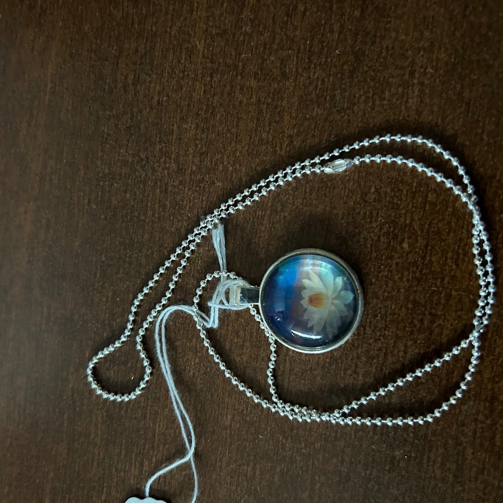 PENDANT NECKLACE, WATER LILY, HANDMADE, GLASS DOME ON METAL, 23 INCH SILVER-TONE